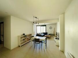 Superbe appartement terrasse Chantilly Bois saint Denis, hotel v destinaci Gouvieux