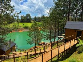 Cabin - Jacuzzi - Frente al lago - Bosque, kemp v destinaci La Pradera