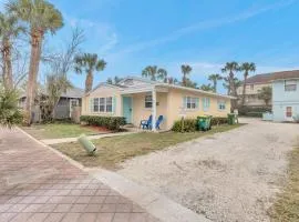 Beachside Cottage Home - Short Walk to the Beach