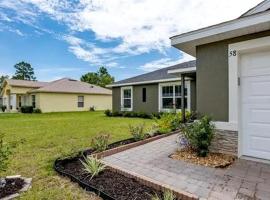 Viesnīca COZY home with fenced patio pilsētā Okala