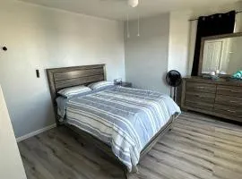 EWR Private Bedroom in Shared Elegant Condo - Room 4C