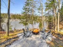 Cumberland Lake Retreat Furnished Deck and Grill!