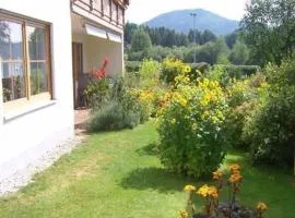 Appartement Mit Terrasse, Garten Und Grill