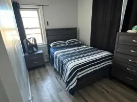 EWR Private Bedroom in Shared Elegant Condo - Room 4A
