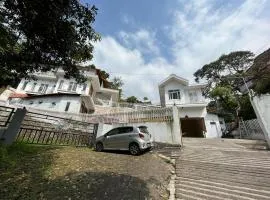 OYO LIFE 92844 Penginapan Cibodas