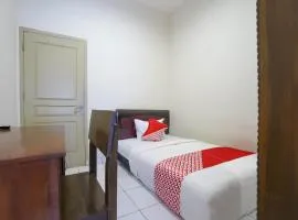 OYO Life 2874 Berlian Residence