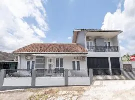 Super OYO 2727 Nareswari Guest House Syariah
