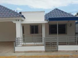 Casa Santo Domingo Este, Residencial Ciudad Azul, San Isidro, hotel em La Julia