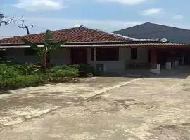 OYO Life 93841 Panorama Dewi