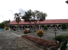 OYO 93051 Wisma Syariah Buloe Near Lapangan Abubakar Lambogo Batili Enrekang