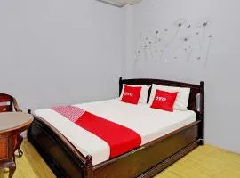 OYO 2452 Hotel Metro