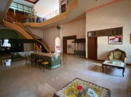 OYO 93176 Hotel Savira Near Barru, hotel v destinaci Barru