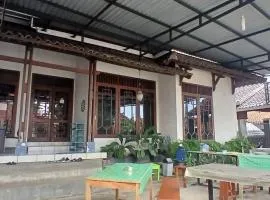 OYO 94212 Home Stay Syariah Annur