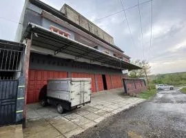 Hotel O Kost Nian Syariah Near SPBU Pertamina 74.91657 Mattirotasi Sidrap