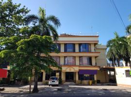 Hotel O Istana، فندق في ماكاسار