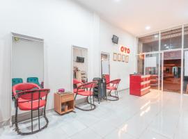 OYO 390 '77 Guesthouse, hotel v destinaci Tjilandak