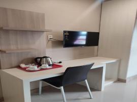 SUPER OYO Capital O 2018 Ring Road Guest House Syariah, hotel v destinaci Banda Aceh