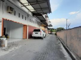 OYO 93402 Family Homestay Syariah, hotell sihtkohas Medan