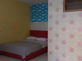 OYO 90757 Am'key Villa Tretes 1, hotel v destinaci Prigen