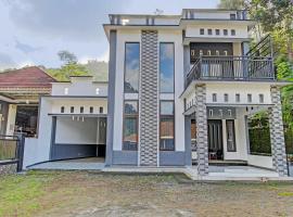 OYO Life 91177 Desa Wisata Duren Sari, Hotel in Tasikmadu