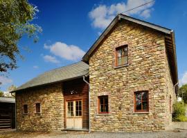 Rustic holiday home in Halleux, hotel v destinaci Ennal