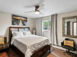 KING SUITE ON 16TH AVE
