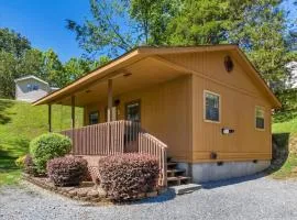 2BR Rustic Cabin with Views and Parking
