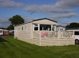 Caravan With Decking At Ashbourne Heights Holiday Park Ref 66025Tv, κάμπινγκ σε Ashbourne