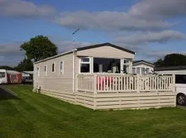 Caravan With Decking At Ashbourne Heights Holiday Park Ref 66025Tv
