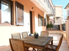 SE160 - Senigallia, comodo trilocale con patio