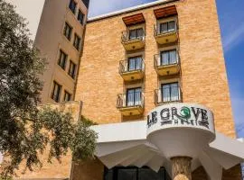 Le Grove Hotel