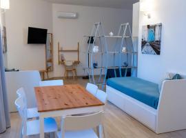 The Garden, хотел в Пулзано