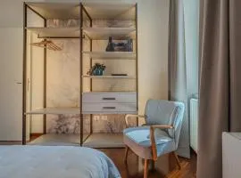 GreenLake Como Apt & Parking