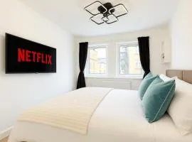 Luxury Flat by Tower Bridge, London - 2 Bedrooms, Free Parking