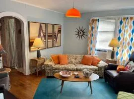 1BR Coastal Escape: Steps from Pleasure Pier