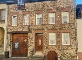 Lovingly renovated witch's house with 2 parking spaces and garden