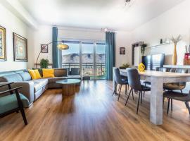 Silk & Sunset - City and Lake View with parking, hotel in Como