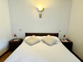 Trilocale L&L San Teodoro, khách sạn ở Schifoni