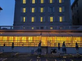 Hotel Savoy