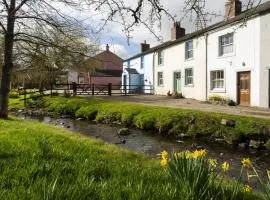Riverside - Quaint County Cottage overlooking the Beck