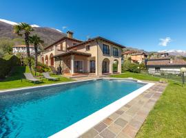 Villa Principessa - Stunning Villa with Panoramic Lake Como Views, hotel v destinaci Cremia