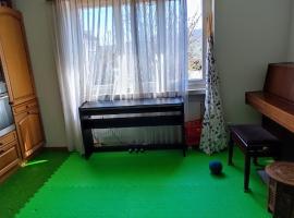Pension in Lausen 25 Minuten zu St Jakob, hótel í Lausen