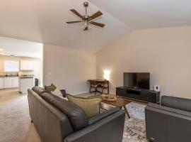 Welcome Families and Pets! 30 nights Entire Home, Hotel in Piedmont