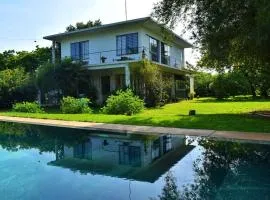 La Vie En Rose Auroville - Luxury Private Villa Experience
