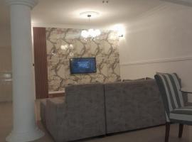 a home away from home, hotel en Trofwi