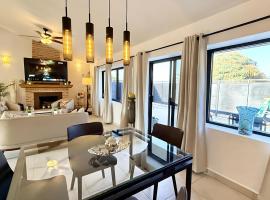 Luxurious 2 Bdrm- Ajijic - San Antonio - Walk to everything - Short Stay Welcome, chalupa v destinaci Ajijic