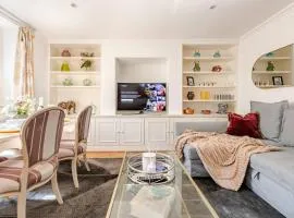 Secluded Modern Private Apartment by Buckingham Palace