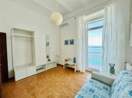 Molo 28 Beach Parking AC