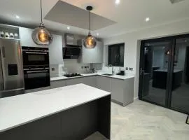 The Contemporary 4 Bedroom Home