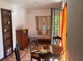 Casa Las Achiras, hotel i Estación Paysandú